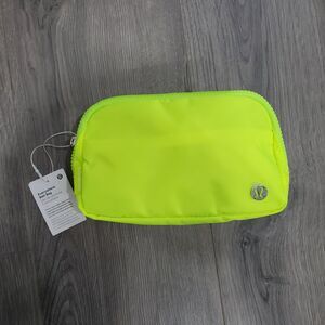 Lululemon Everywhere Belt Bag Fluorescent Green 1L NWT Brand New